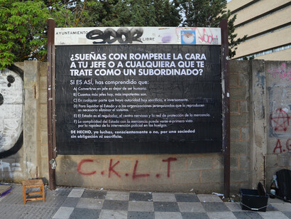 Democracia, 1 de Mayo contra el trabajo, 2025. Cortesía de los artistas y de la ADN Galeria