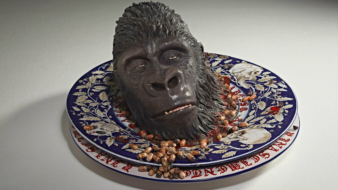 Bertozzi & Casoni, Grottesca, 2013, ceramica policroma, h40 x diam 75 cm