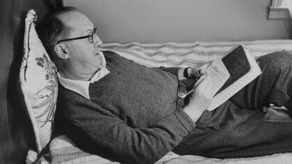 Vladímir Nabókov, escritor, traductor, entomólogo (lepidopterólogo) y profesor ruso, nacionalizado estadounidense y suizo