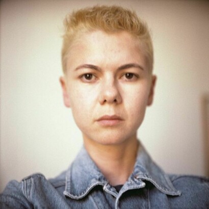 Cristina Núñez, con el pelo corto y teñido