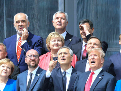 Trump en una cumbre de la OTAN