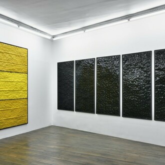 Extrait (tôle,choc) Contre-Attaque, Exhibition view. Courtesy of Galerie Thomas Bernard