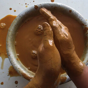 Alexandre Brandão. Terra e Água. 2015. Glass and clay