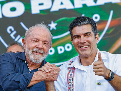 President of the Republic, Luiz Inácio Lula da Silva and Helder Barbalho, during the ceremony announcing the holding of COP 30 in the city of Belém, in 2025, and signing the service order to begin construction of Porto Futuro II. Belém, Brazil