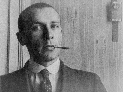 Michail Bulgakov è stato uno scrittore e drammaturgo russo della prima metà del XX secolo