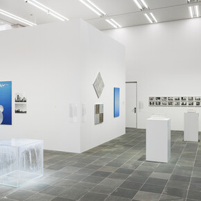 Hans Haacke, Retrospective, exhibition view. Courtesy of Lower Belvedere