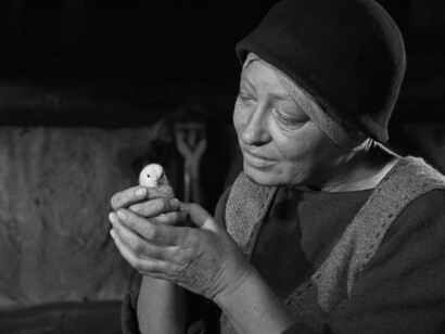 In The Virgin Spring, Ingmar Bergman delves deeply into the complexities of human emotion, particularly in Töre’s internal struggle between revenge and forgiveness