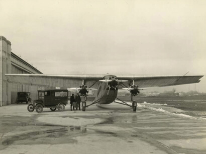 Avión Ford Tri-Motor 4-AT-4 en el aeropuerto Ford, 9 de febrero de 1927