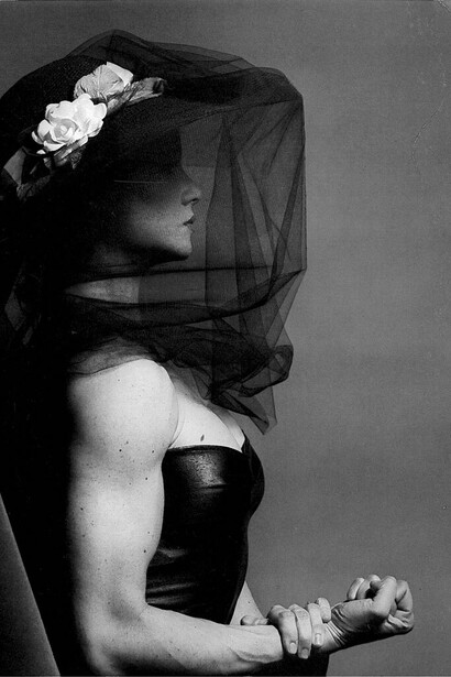 Robert Mapplethorpe - Lisa Lyon, 1982