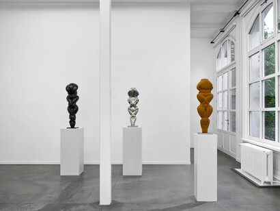 Tony Cragg, Symmetries, exhibition view. Courtesy of Gallery Bernier/Eliades