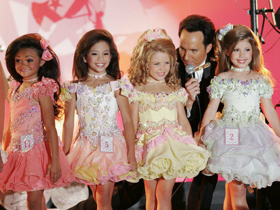 El polémico programa Toddlers & Tiaras muestra a niñas pequeñas participando en concursos de belleza