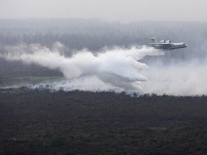 Fire fighting in Sumatra.  Foto Reuters