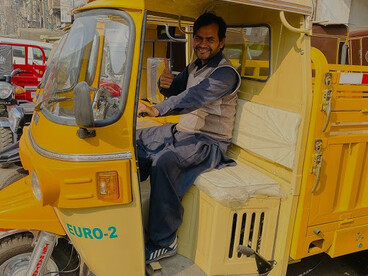 Rickshaw ride with locals in Chakwal, Pakistan, connecting to Lahore
