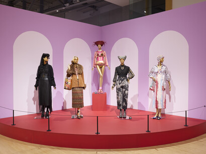 El mundo de Anna Sui, vista de exhibición. Cortesía del Phoenix Art Museum