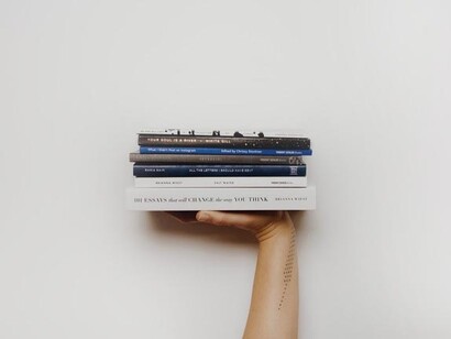 Atmósferas en perpetuo desorden que evidencian y resaltan las páginas de una novela