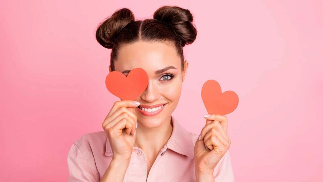 Existen señales de comunicación no verbales que según la ciencia pueden ayudarnos a entender si gustamos o no a una persona