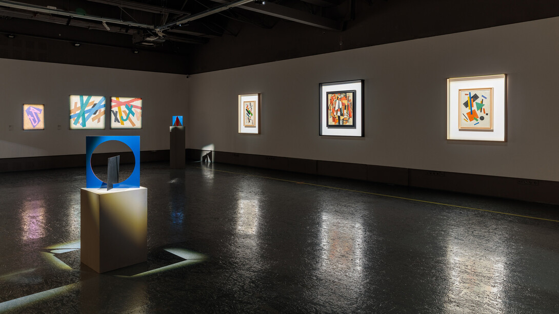 Various artists, Outliving history, exhibition view. Courtesy of National Museum of Contemporary Art