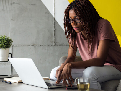 Travail en freelance. Les carrières freelance permettent de travailler sur des projets qui passionnent tout en gardant le contrôle sur la répartition du temps