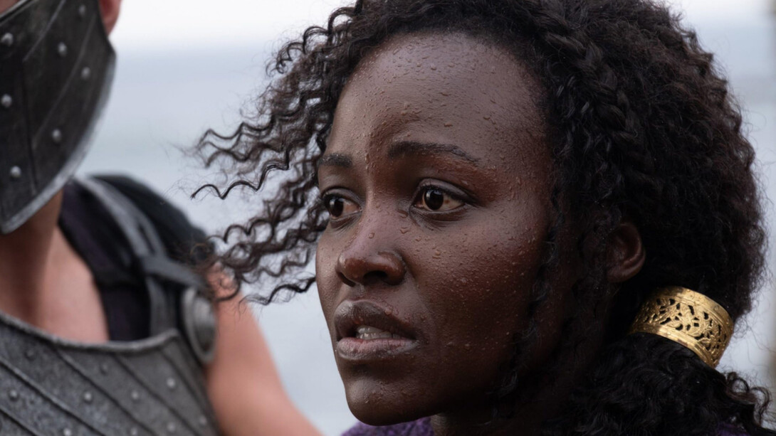 Lupita Nyong'o, nel film "The Odyssey" di Christopher Nolan, ha un duplice ruolo: Elena di Troia e Clitemnestra