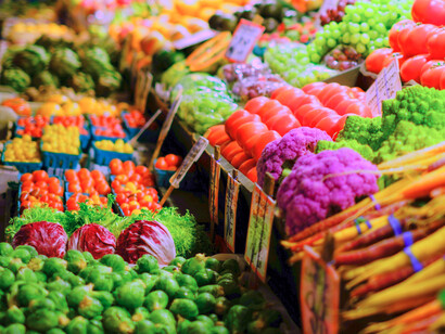 La optimización de los recursos implica ajustar las compras, reducir desperdicios y maximizar el uso de insumos