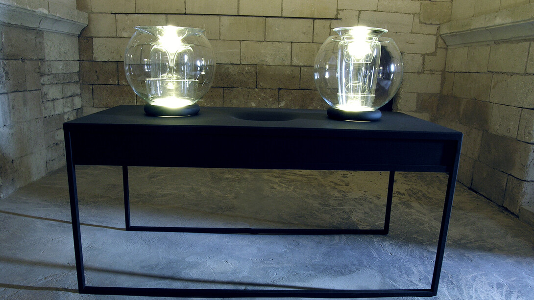 Pascal Broccolichi, Espace résonné, 2013, Blown glass modules, metal structure, wooden tray inlaid with carved pavilion, Loudspeakers, piezo ceramic transducers, amplifier, mixing console, 160 x 200 x 86 cm, Courtesy CIRVA Marseille, DRAC PACA, Photo Credit : Pascal Broccolichi