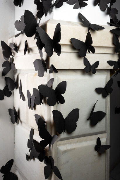 Carlos Amorales, Nube negra, vista de exhibición. Cortesía de la Fundación Casa de México en España