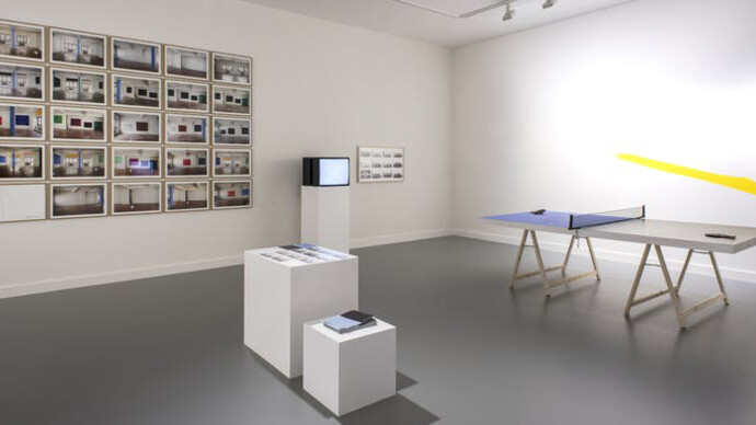 Philippe Van Snick, zaalzicht met Pans de Sensation, Ping Pong en Ping Pong Revisited, 2005-2007 - M HKA, 2017 - Courtesy the artist & Tatjana Pieters, Gent, Photo M HKA