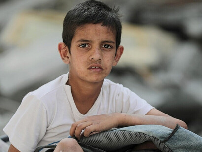 La population palestinienne est épuisée par la faim, contrainte de survivre avec des rations minimales en raison du blocus et de la destruction des voies d’approvisionnement