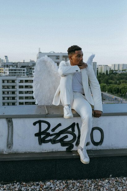 A moralidade e a ausência de adversários divinos em IAWEH destacam diferenças entre o antigo testamento e doutrinas posteriores