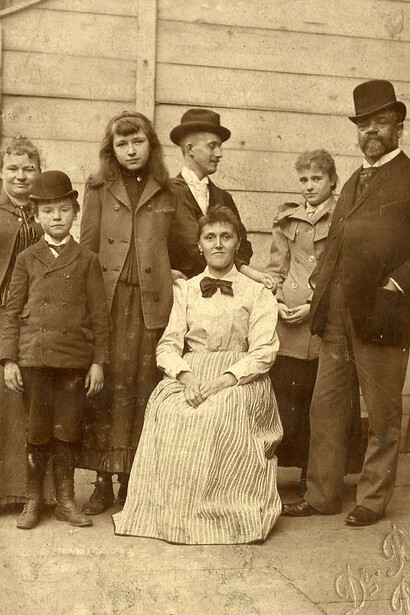 Antonín Dvořák with family and friends in New York, 1893, foto A. Baštýř, inv. č. S 226/1093. Courtesy of National Museum