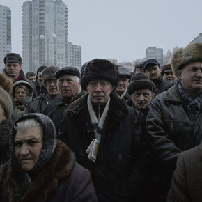 Luc Delahaye, A rally of the opposition candidate Alexander Milinkevich, 2006 © Courtesy of Luc Delahaye et de la galerie Nathalie Obadia, Paris / Bruxelles