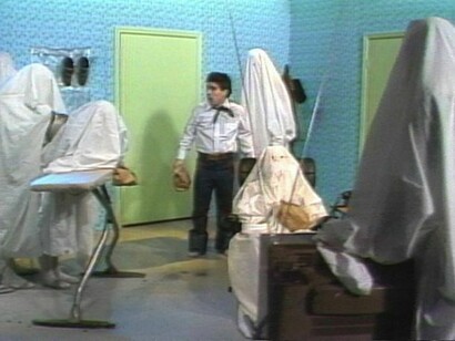 Tony Law, Strolling, 2012, still from video