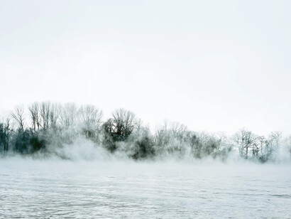 Axel Hütte, Rheingau-Nebel-1, Deutschland, 2009. Mit freundlicher genehmigung des Arp Museums