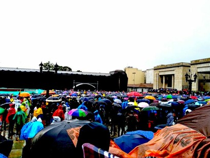 Ni la lluvia amedrentó a los colombianos