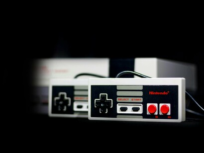 Console antigo de Nintendo. 
O tamanho do desafio fica evidente ao considerar o tempo e custo de desenvolvimento para jogos AAA: atualmente, a produção pode levar de cinco a seis anos, com orçamentos que alcançam dezenas ou até centenas de milhões de dólares


