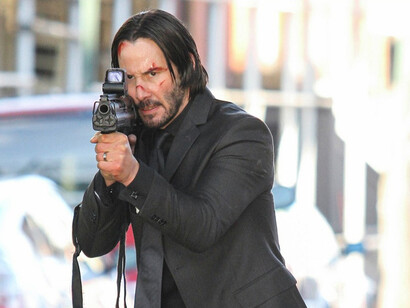 Wick es un virtuoso en el manejo de toda clase de armas de fuego 