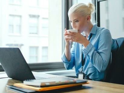 Mulher executiva trabalhando