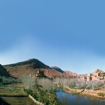 Pueblo en el valle del Dadés (Marruecos), January 1983