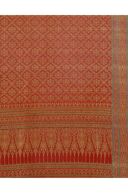 Ceremonial cloth, woven silk and gold-wrapped thread, Gujarat for the Thai market, 19th century © Victoria and Albert Museum, London