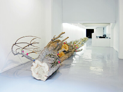 Pep Vidal. 19-metre tree. Image courtesy of ADN Gallery. Paula Artés (©) 