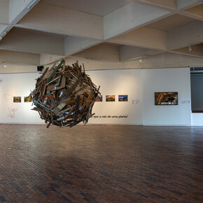 Uýra, Memórias de alagamento [Recuerdos inundados], vista de exhibición. Cortesía del MAMBO 