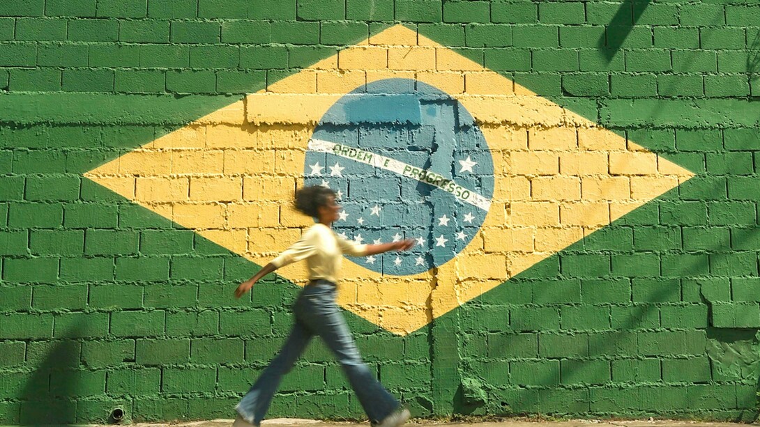 Bandeira do Brasil pintada em muro