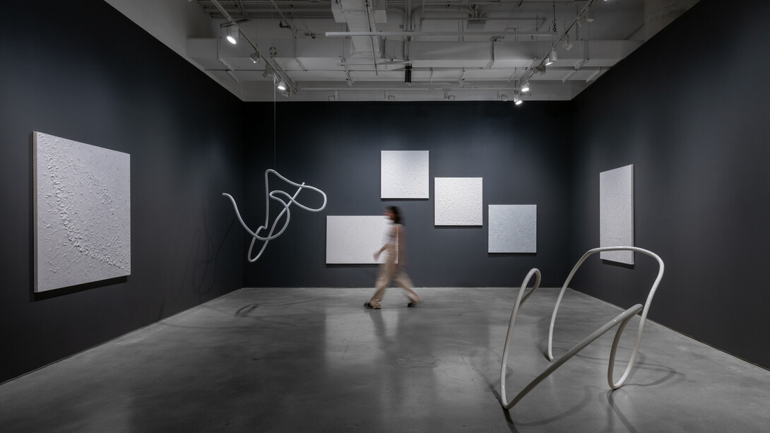 Tomie Ohtake, The ultimate works, exhibition view. Courtesy of Galeria Nara Roesler