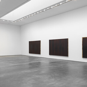 Yun Hyong-keun, Exhibition view. Courtesy of David Zwirner