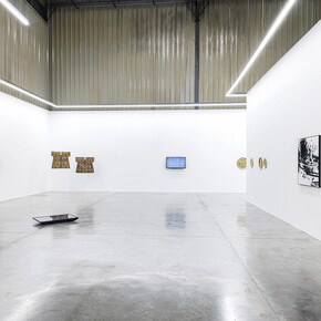 Anahita Razmi, The task of the mythologist, exhibition view. Courtesy of CARBON 12