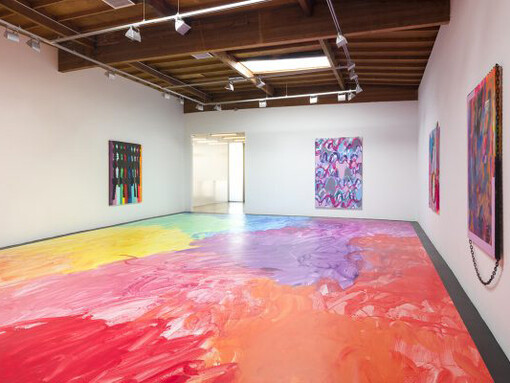 Sarah Cain, The Sun Will Not Wait, 2019, Installation view, Honor Fraser Gallery, Los Angeles, CA. © Sarah Cain, Courtesy Galerie Lelong & Co., New York.