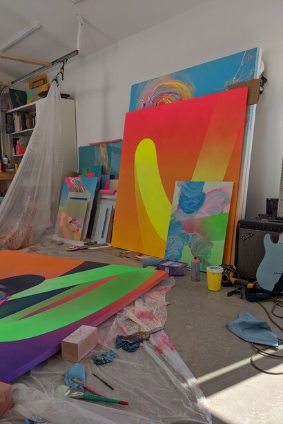 Erik Minter, Studio scene