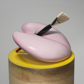 Richard Jackson, Palette, 2012, Résine, bois, pinceau, 137,5 x 46 x 46 cm / 54 1/8 x 18 1/8 x 18 1/8 inches, Edition de 3, Courtesy de l'artiste, Hauser & Wirth et Galerie G-P & N Vallois, Paris