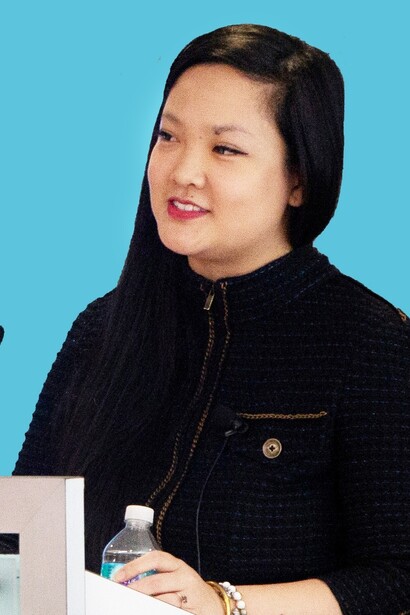 Amanda Ngọc Nguyễn è un'imprenditrice sociale americana, un'attivista per i diritti civili, un'astronauta affiliata a Blue Origin, una ricercatrice di bioastronautica e l'amministratore delegato e fondatore di Rise, un'organizzazione non governativa per i diritti civili
