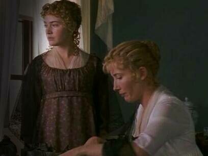 Le attrici Emma Thompson e Kate Winslet in una scena del film Ragione e sentimento 1995